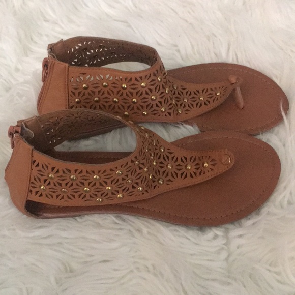 Sandals - Picture 2 of 3